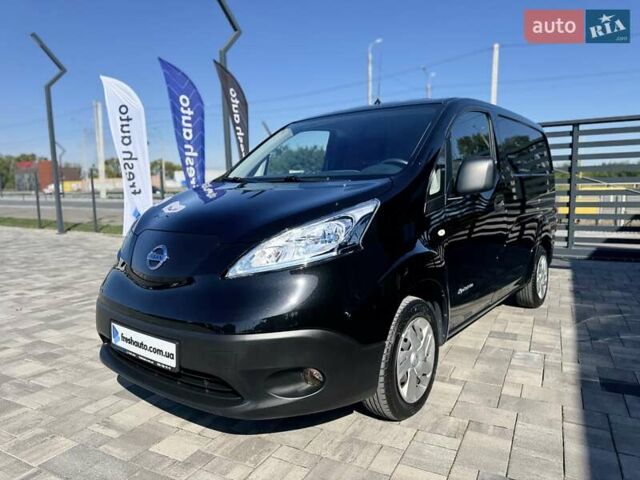 Черный Ниссан e-NV200, объемом двигателя 0 л и пробегом 32 тыс. км за 16900 $, фото 7 на Automoto.ua