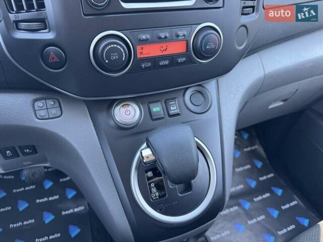Черный Ниссан e-NV200, объемом двигателя 0 л и пробегом 32 тыс. км за 16900 $, фото 21 на Automoto.ua