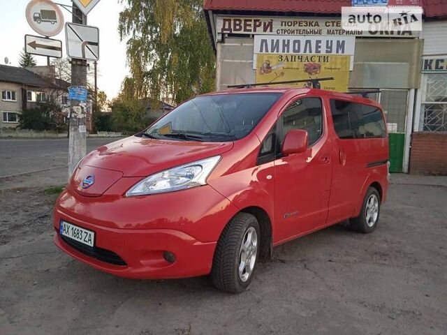 Червоний Ніссан e-NV200, об'ємом двигуна 0 л та пробігом 90 тис. км за 15200 $, фото 1 на Automoto.ua