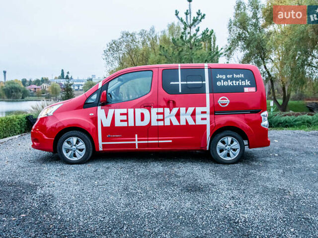 Червоний Ніссан e-NV200, об'ємом двигуна 0 л та пробігом 29 тис. км за 17400 $, фото 12 на Automoto.ua