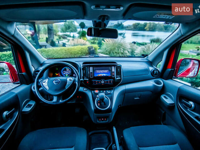 Червоний Ніссан e-NV200, об'ємом двигуна 0 л та пробігом 29 тис. км за 17400 $, фото 17 на Automoto.ua