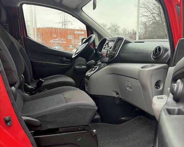 Червоний Ніссан e-NV200, об'ємом двигуна 0 л та пробігом 36 тис. км за 8990 $, фото 15 на Automoto.ua