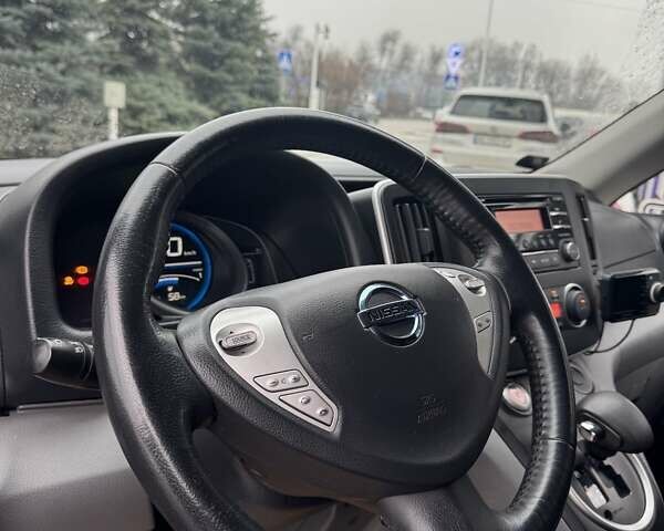 Червоний Ніссан e-NV200, об'ємом двигуна 0 л та пробігом 36 тис. км за 8990 $, фото 16 на Automoto.ua