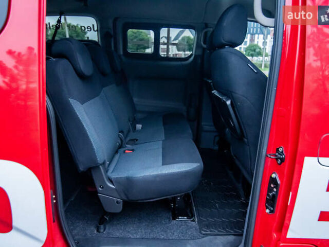 Червоний Ніссан e-NV200, об'ємом двигуна 0 л та пробігом 29 тис. км за 17400 $, фото 5 на Automoto.ua