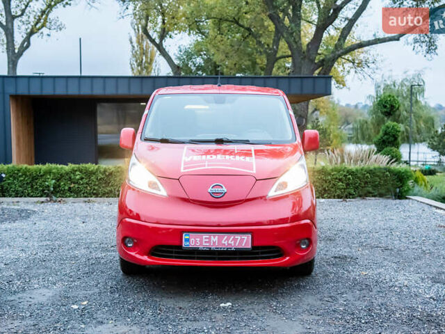 Червоний Ніссан e-NV200, об'ємом двигуна 0 л та пробігом 29 тис. км за 17400 $, фото 1 на Automoto.ua