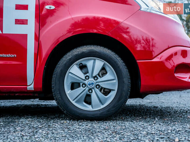 Червоний Ніссан e-NV200, об'ємом двигуна 0 л та пробігом 29 тис. км за 17400 $, фото 15 на Automoto.ua