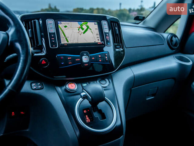 Червоний Ніссан e-NV200, об'ємом двигуна 0 л та пробігом 29 тис. км за 17400 $, фото 21 на Automoto.ua