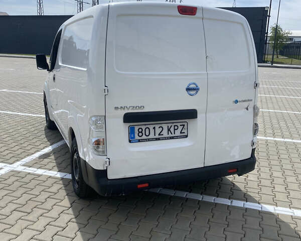 Ніссан e-NV200, об'ємом двигуна 0 л та пробігом 105 тис. км за 13900 $, фото 5 на Automoto.ua