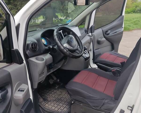 Ниссан e-NV200, объемом двигателя 0 л и пробегом 202 тыс. км за 16500 $, фото 4 на Automoto.ua