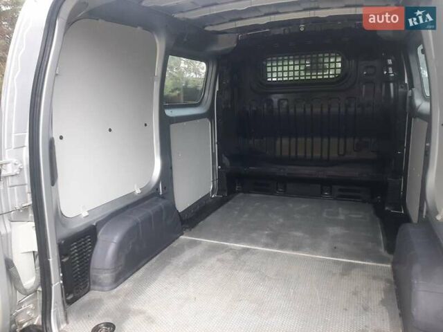 Серый Ниссан e-NV200, объемом двигателя 0 л и пробегом 61 тыс. км за 8900 $, фото 10 на Automoto.ua