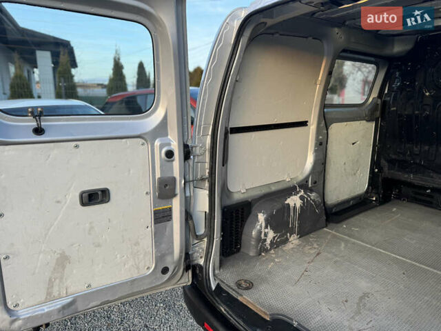 Сірий Ніссан e-NV200, об'ємом двигуна 0 л та пробігом 153 тис. км за 12500 $, фото 20 на Automoto.ua