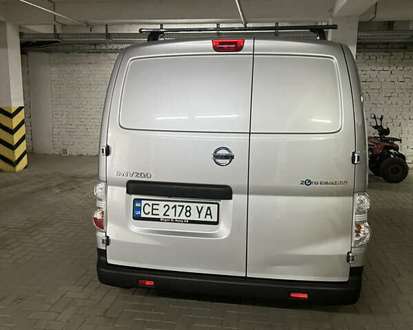 Сірий Ніссан e-NV200, об'ємом двигуна 0 л та пробігом 111 тис. км за 14700 $, фото 4 на Automoto.ua