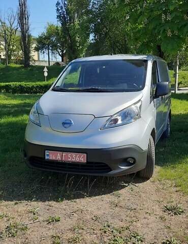 Сірий Ніссан e-NV200, об'ємом двигуна 0 л та пробігом 61 тис. км за 15000 $, фото 11 на Automoto.ua