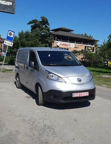 Сірий Ніссан e-NV200, об'ємом двигуна 0 л та пробігом 61 тис. км за 15000 $, фото 1 на Automoto.ua