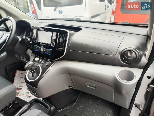 Серый Ниссан e-NV200, объемом двигателя 0 л и пробегом 114 тыс. км за 7999 $, фото 14 на Automoto.ua