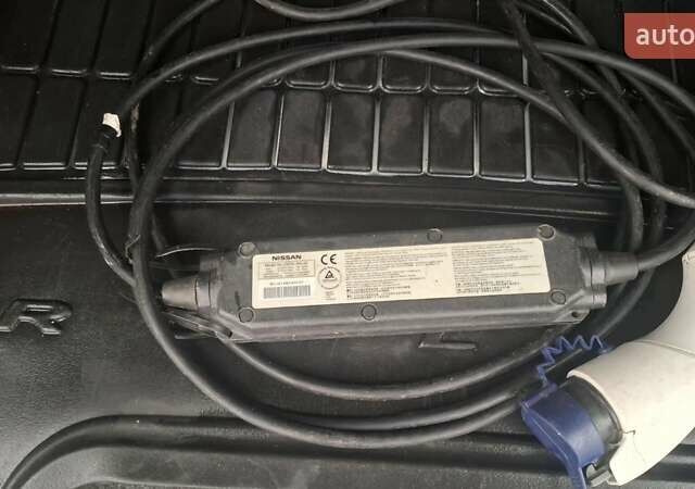 Серый Ниссан e-NV200, объемом двигателя 0 л и пробегом 93 тыс. км за 9300 $, фото 12 на Automoto.ua
