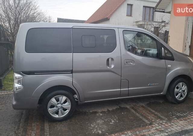 Серый Ниссан e-NV200, объемом двигателя 0 л и пробегом 93 тыс. км за 9300 $, фото 4 на Automoto.ua