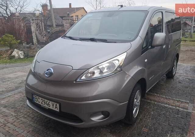 Серый Ниссан e-NV200, объемом двигателя 0 л и пробегом 93 тыс. км за 9300 $, фото 2 на Automoto.ua