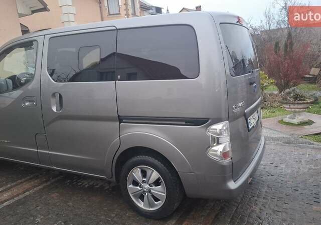 Серый Ниссан e-NV200, объемом двигателя 0 л и пробегом 93 тыс. км за 9300 $, фото 6 на Automoto.ua