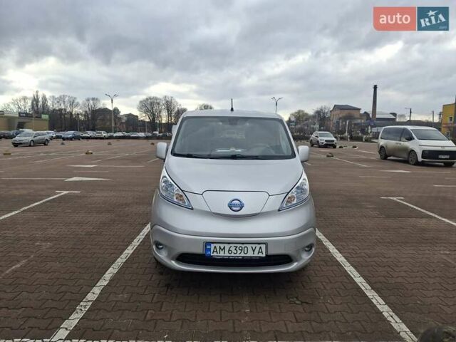 Серый Ниссан e-NV200, объемом двигателя 0 л и пробегом 126 тыс. км за 9950 $, фото 3 на Automoto.ua