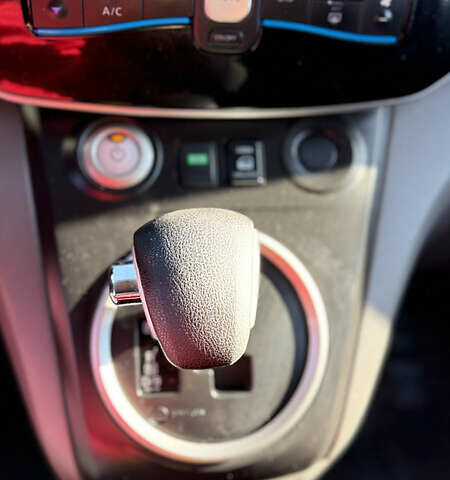 Серый Ниссан e-NV200, объемом двигателя 0 л и пробегом 102 тыс. км за 9300 $, фото 24 на Automoto.ua
