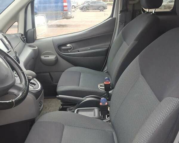 Серый Ниссан e-NV200, объемом двигателя 0 л и пробегом 126 тыс. км за 9950 $, фото 8 на Automoto.ua