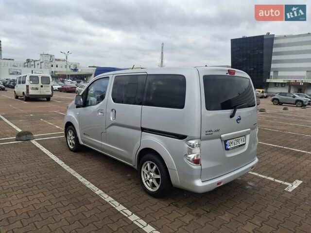 Серый Ниссан e-NV200, объемом двигателя 0 л и пробегом 126 тыс. км за 9950 $, фото 7 на Automoto.ua