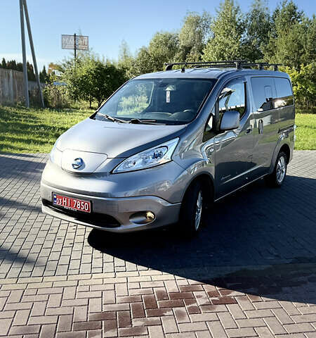 Серый Ниссан e-NV200, объемом двигателя 0 л и пробегом 102 тыс. км за 9300 $, фото 1 на Automoto.ua
