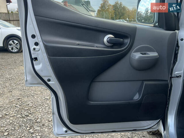 Сірий Ніссан e-NV200, об'ємом двигуна 0 л та пробігом 108 тис. км за 13999 $, фото 22 на Automoto.ua