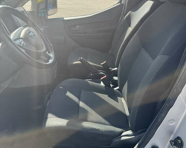 Серый Ниссан e-NV200, объемом двигателя 0 л и пробегом 118 тыс. км за 16500 $, фото 7 на Automoto.ua