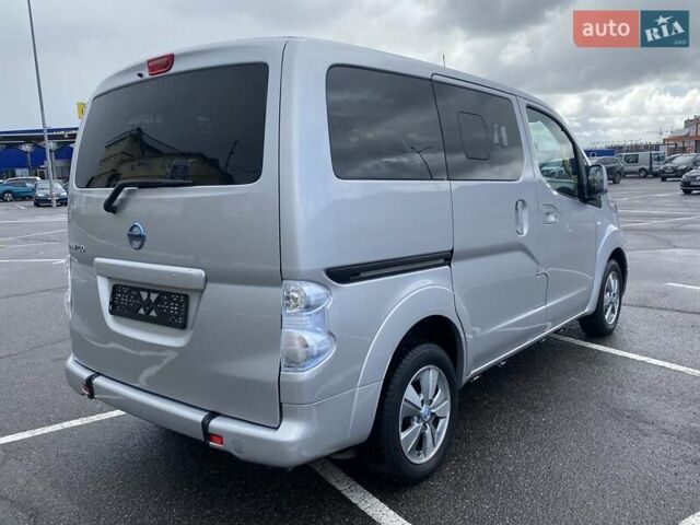 Серый Ниссан e-NV200, объемом двигателя 0 л и пробегом 99 тыс. км за 14400 $, фото 8 на Automoto.ua