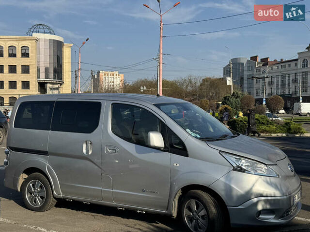 Серый Ниссан e-NV200, объемом двигателя 0 л и пробегом 119 тыс. км за 15700 $, фото 5 на Automoto.ua