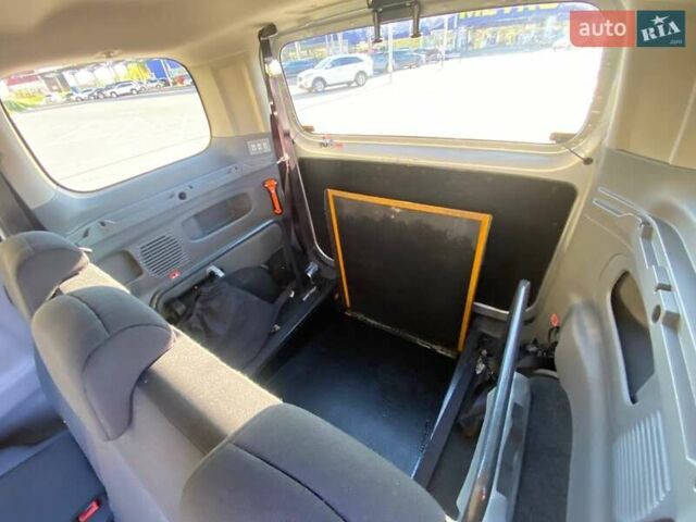 Серый Ниссан e-NV200, объемом двигателя 0 л и пробегом 124 тыс. км за 17200 $, фото 3 на Automoto.ua