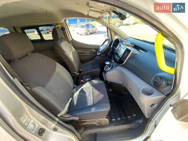 Серый Ниссан e-NV200, объемом двигателя 0 л и пробегом 124 тыс. км за 17200 $, фото 1 на Automoto.ua