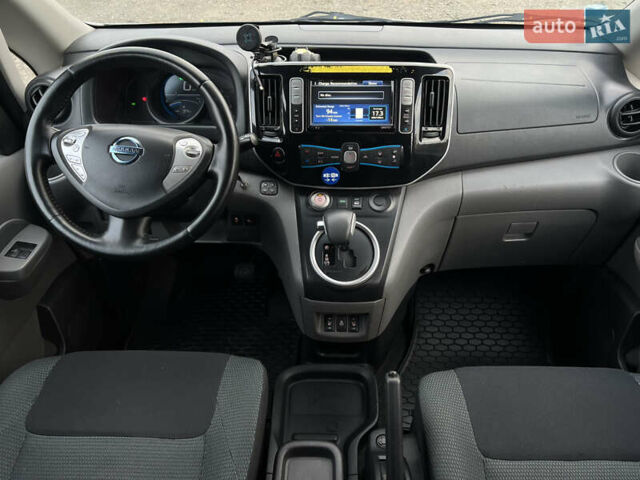 Сірий Ніссан e-NV200, об'ємом двигуна 0 л та пробігом 108 тис. км за 13999 $, фото 39 на Automoto.ua