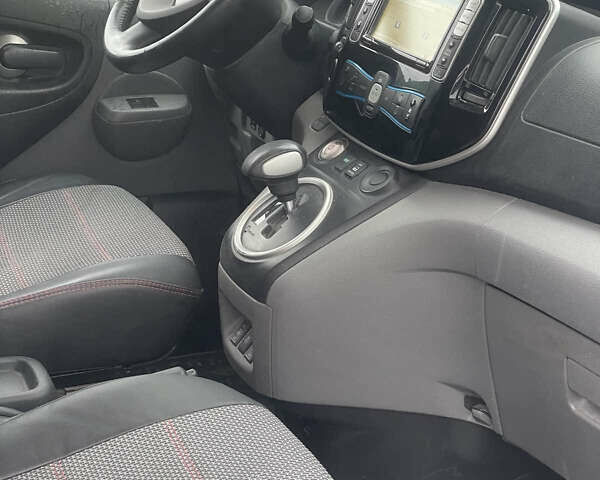 Сірий Ніссан e-NV200, об'ємом двигуна 0 л та пробігом 157 тис. км за 14200 $, фото 7 на Automoto.ua