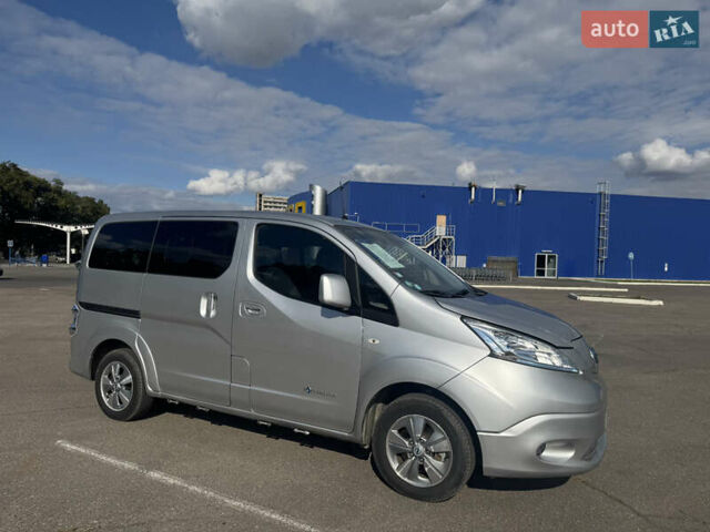 Серый Ниссан e-NV200, объемом двигателя 0 л и пробегом 118 тыс. км за 16500 $, фото 1 на Automoto.ua