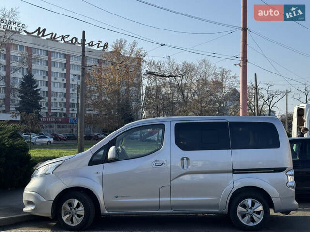 Серый Ниссан e-NV200, объемом двигателя 0 л и пробегом 119 тыс. км за 15700 $, фото 2 на Automoto.ua