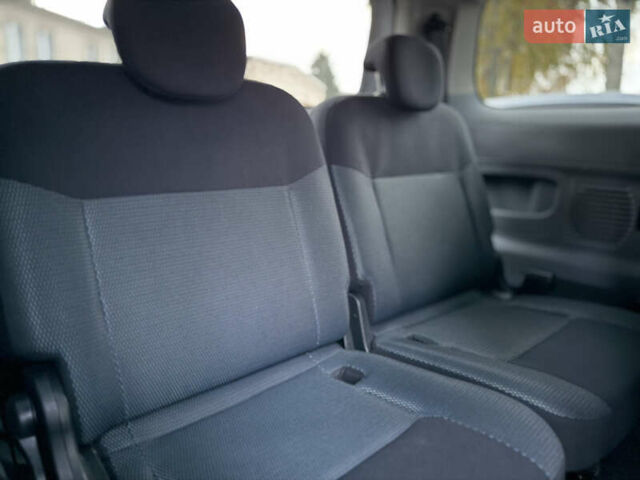 Сірий Ніссан e-NV200, об'ємом двигуна 0 л та пробігом 128 тис. км за 16777 $, фото 14 на Automoto.ua