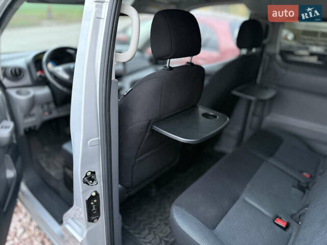 Сірий Ніссан e-NV200, об'ємом двигуна 0 л та пробігом 128 тис. км за 16777 $, фото 11 на Automoto.ua