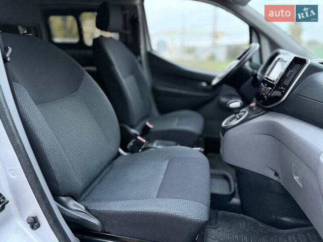 Сірий Ніссан e-NV200, об'ємом двигуна 0 л та пробігом 128 тис. км за 16777 $, фото 7 на Automoto.ua