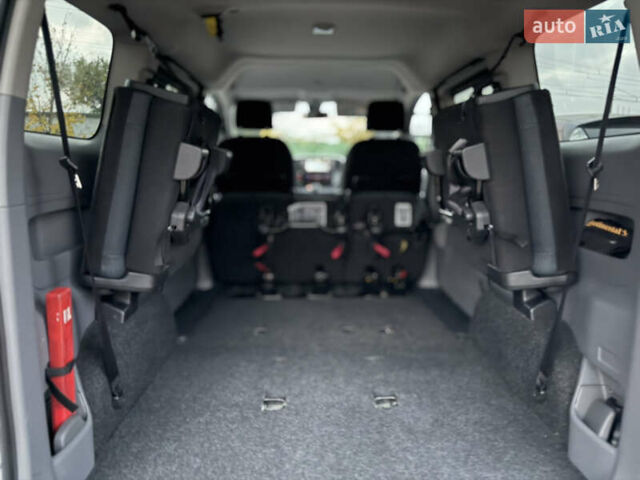 Сірий Ніссан e-NV200, об'ємом двигуна 0 л та пробігом 128 тис. км за 16777 $, фото 17 на Automoto.ua