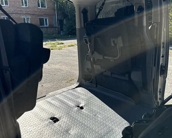 Сірий Ніссан e-NV200, об'ємом двигуна 0 л та пробігом 190 тис. км за 14900 $, фото 12 на Automoto.ua