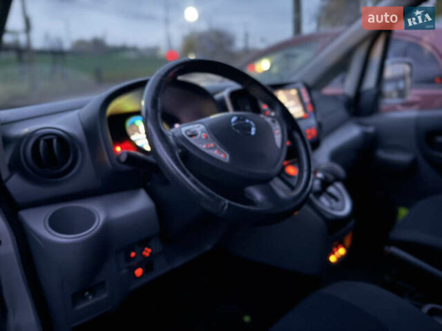 Серый Ниссан e-NV200, объемом двигателя 0 л и пробегом 128 тыс. км за 15777 $, фото 22 на Automoto.ua