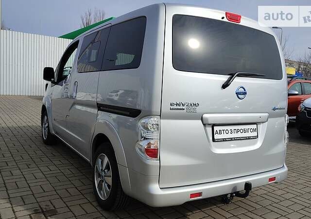 Серый Ниссан e-NV200, объемом двигателя 0 л и пробегом 12 тыс. км за 27500 $, фото 7 на Automoto.ua