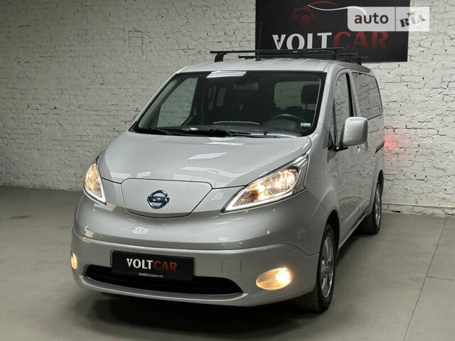 Серый Ниссан e-NV200, объемом двигателя 0 л и пробегом 58 тыс. км за 22300 $, фото 4 на Automoto.ua