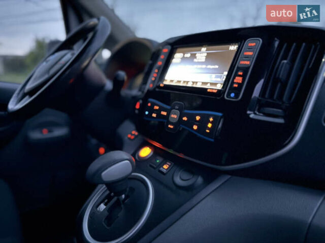 Серый Ниссан e-NV200, объемом двигателя 0 л и пробегом 128 тыс. км за 15777 $, фото 23 на Automoto.ua
