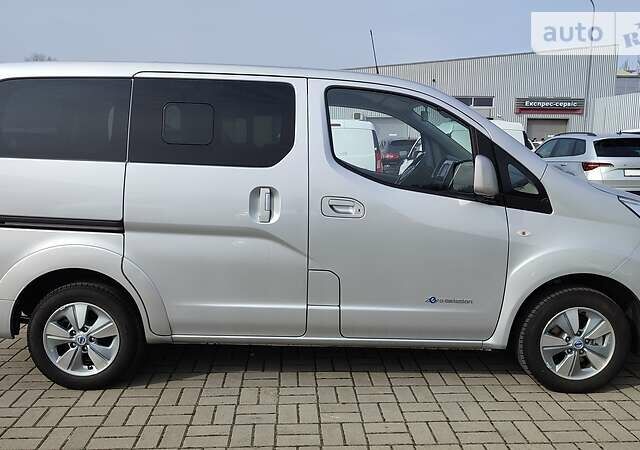 Серый Ниссан e-NV200, объемом двигателя 0 л и пробегом 12 тыс. км за 27500 $, фото 4 на Automoto.ua