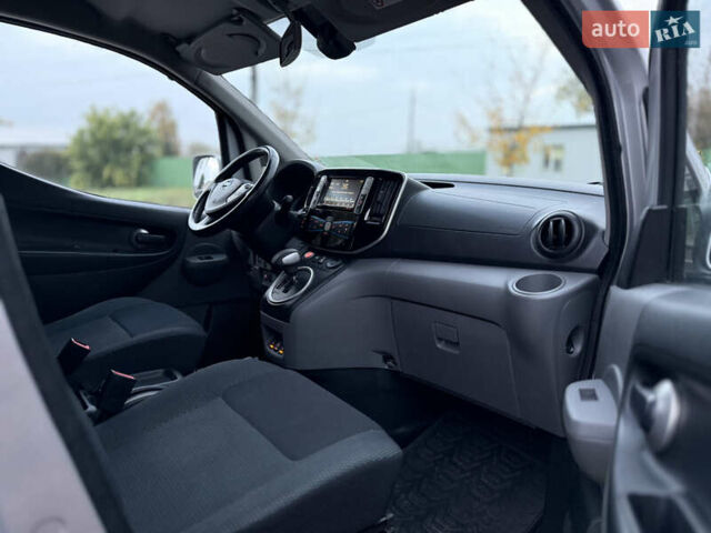 Серый Ниссан e-NV200, объемом двигателя 0 л и пробегом 128 тыс. км за 15777 $, фото 8 на Automoto.ua