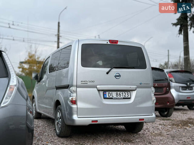 Серый Ниссан e-NV200, объемом двигателя 0 л и пробегом 128 тыс. км за 15777 $, фото 3 на Automoto.ua